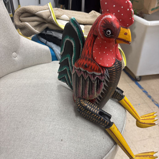 HAND PAINTED WOODDEN SITTING ROOSTER
